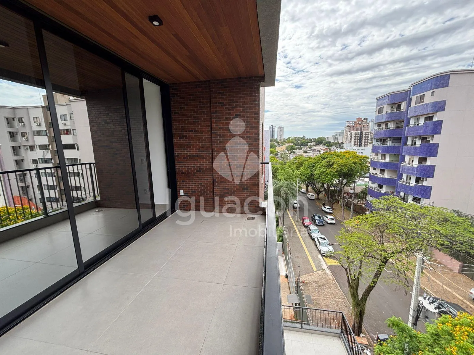 Apartamentos com 01 Dormitório e 01 Vaga de garagem no Edifício Vision Iguassu