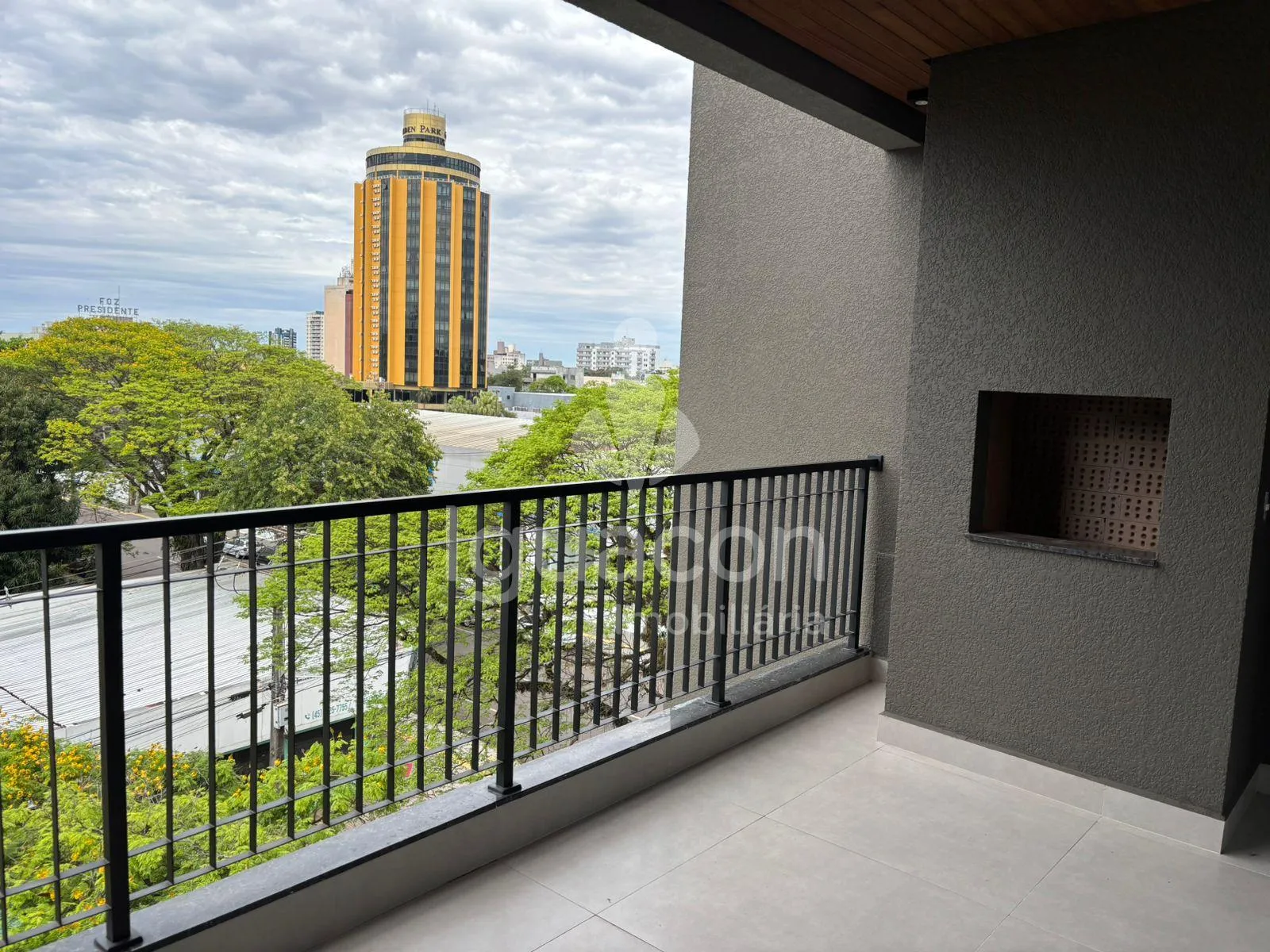 Apartamentos com 01 Dormitório e 01 Vaga de garagem no Edifício Vision Iguassu