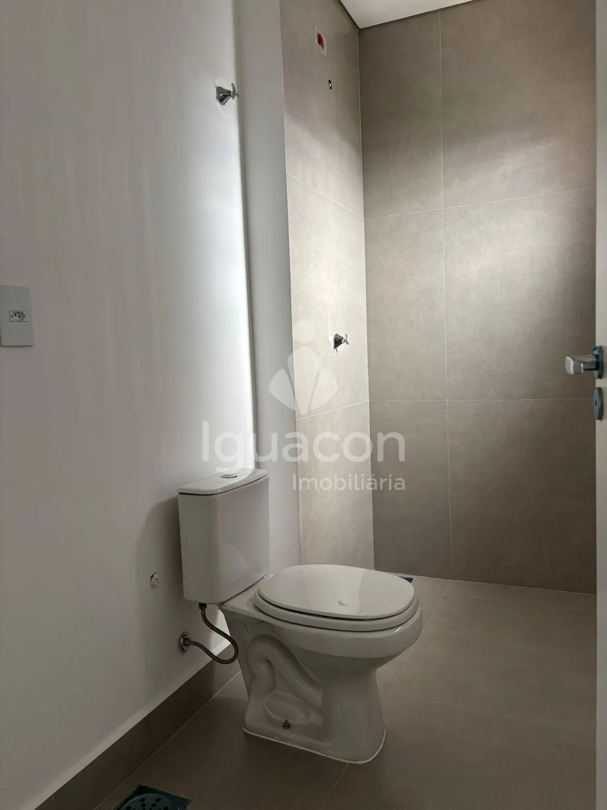 Apartamentos com 01 Dormitório e 01 Vaga de garagem no Edifício Vision Iguassu