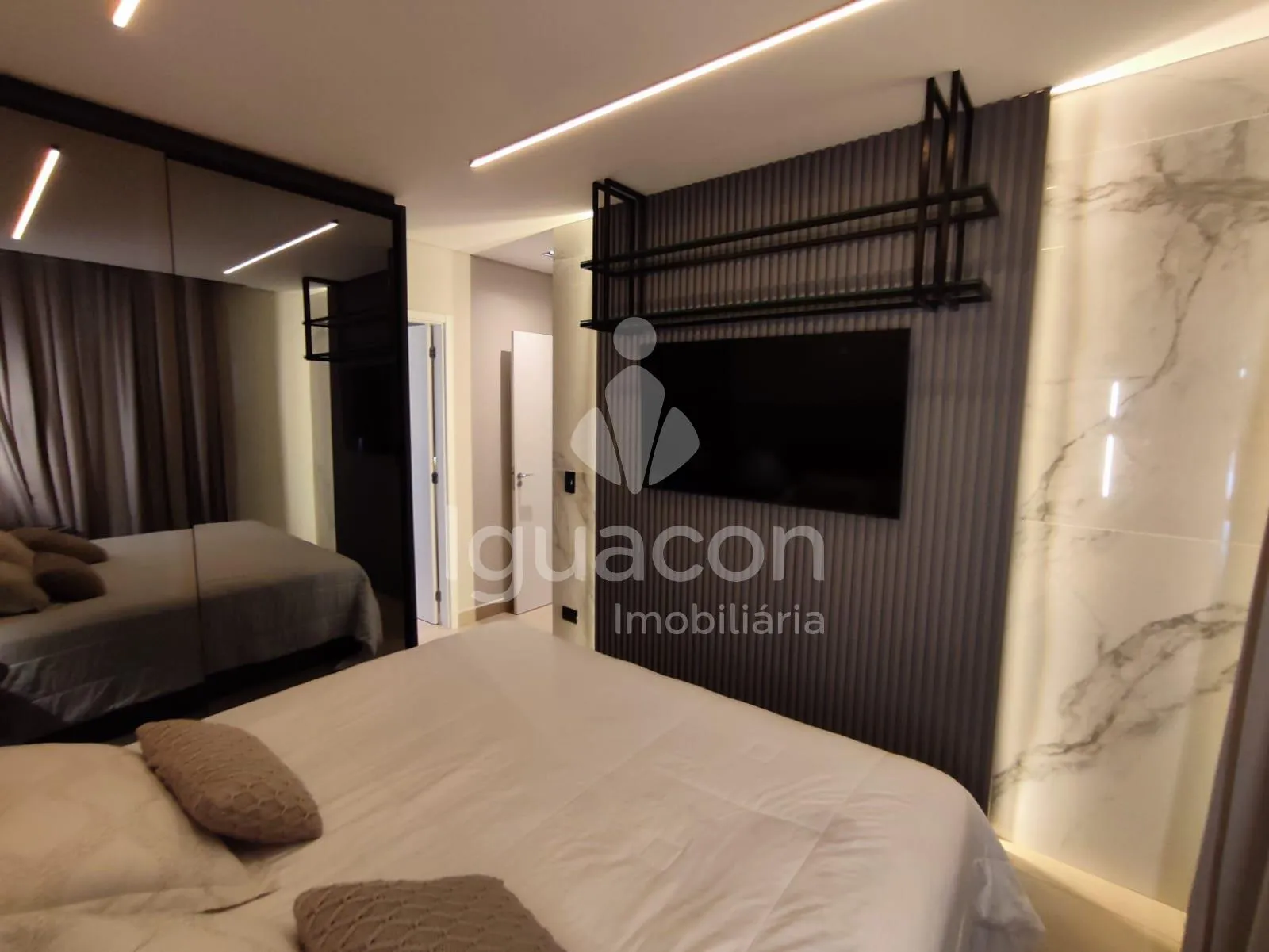 Apartamento mobiliado no Edifício Miró