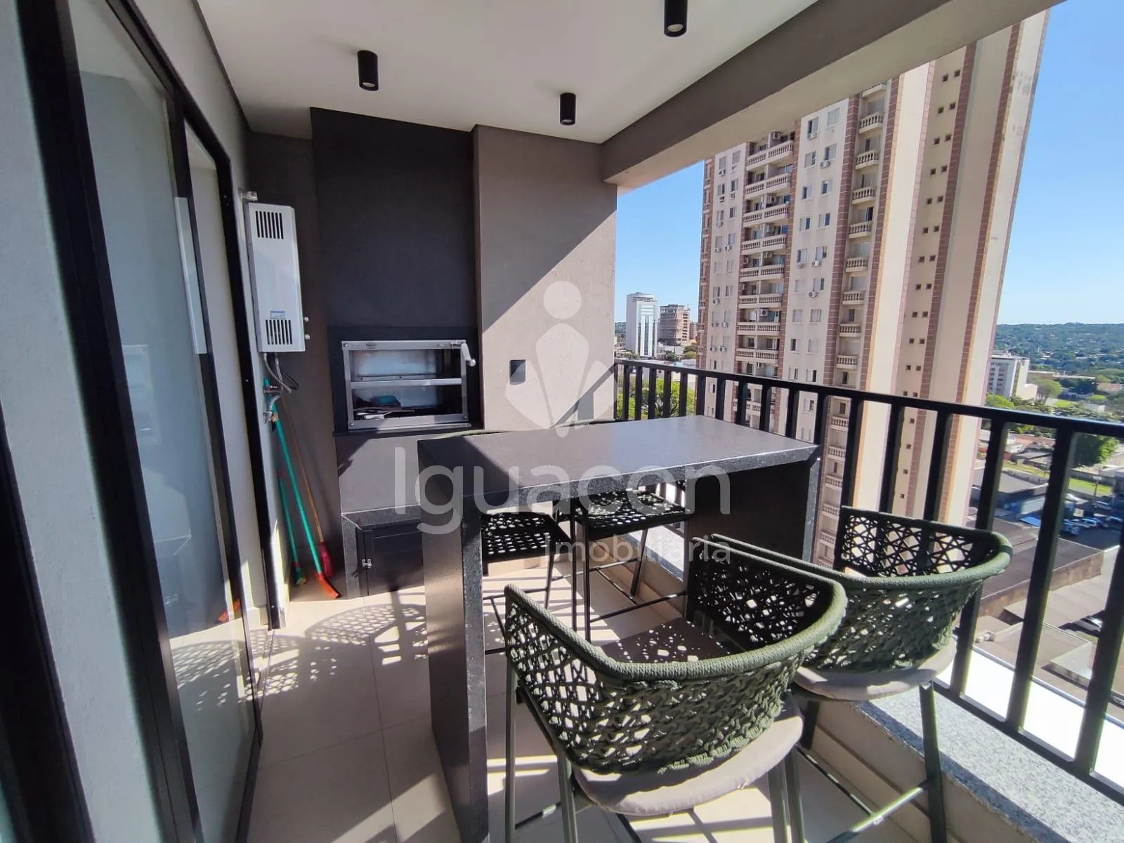 Apartamento mobiliado no Edifício Miró