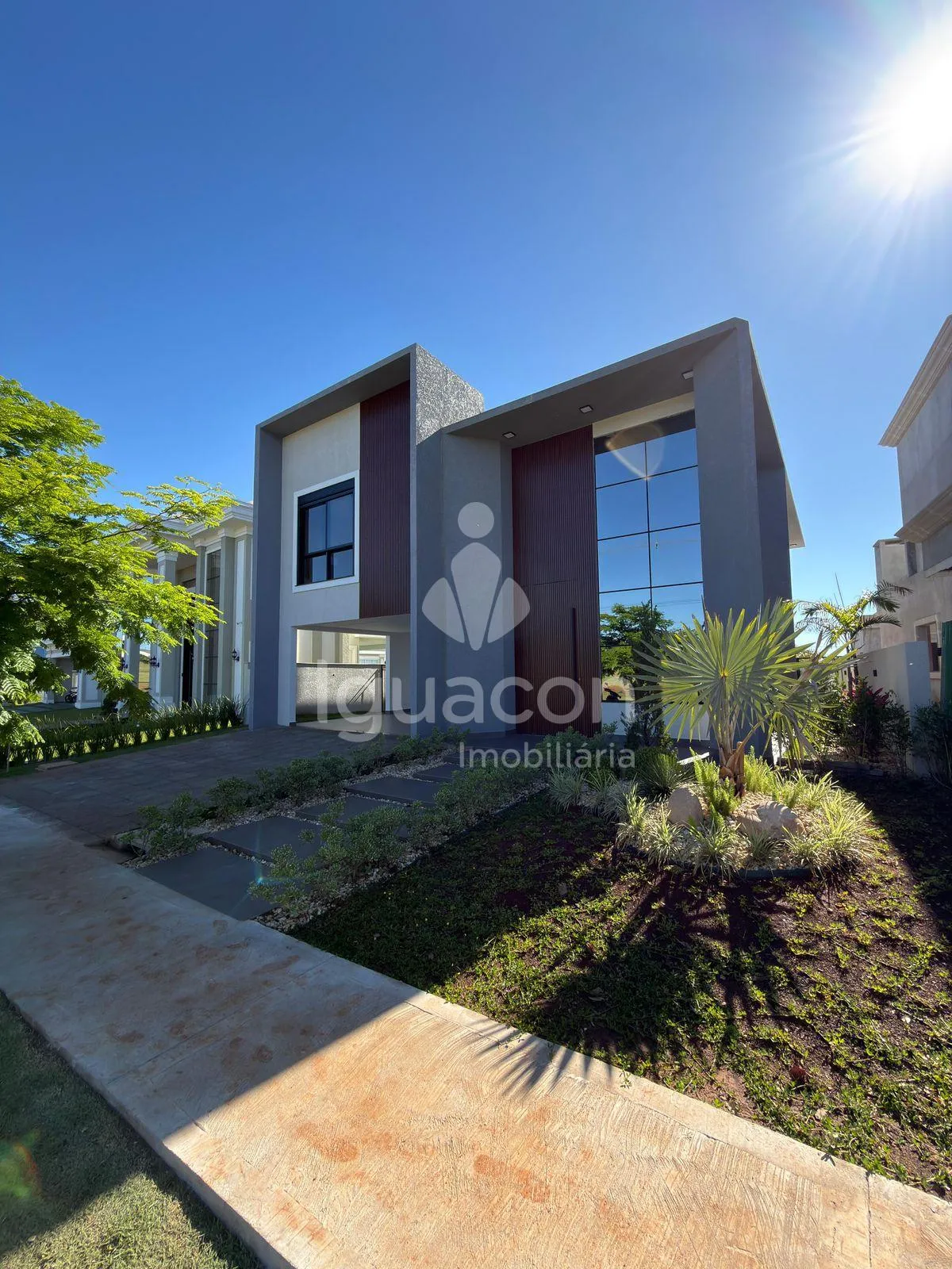 Sobrado com 04 Suites á venda no Condomínio Royal Boulevard Yacht Residence