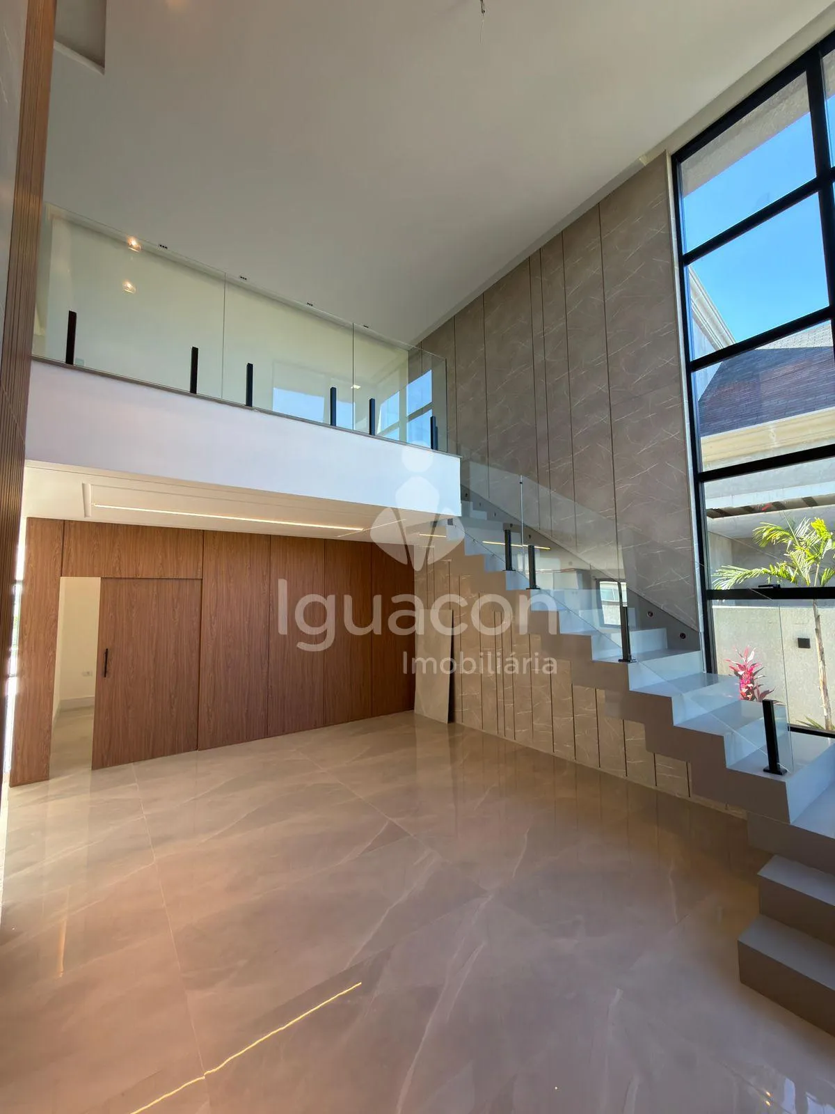 Sobrado com 04 Suites á venda no Condomínio Royal Boulevard Yacht Residence