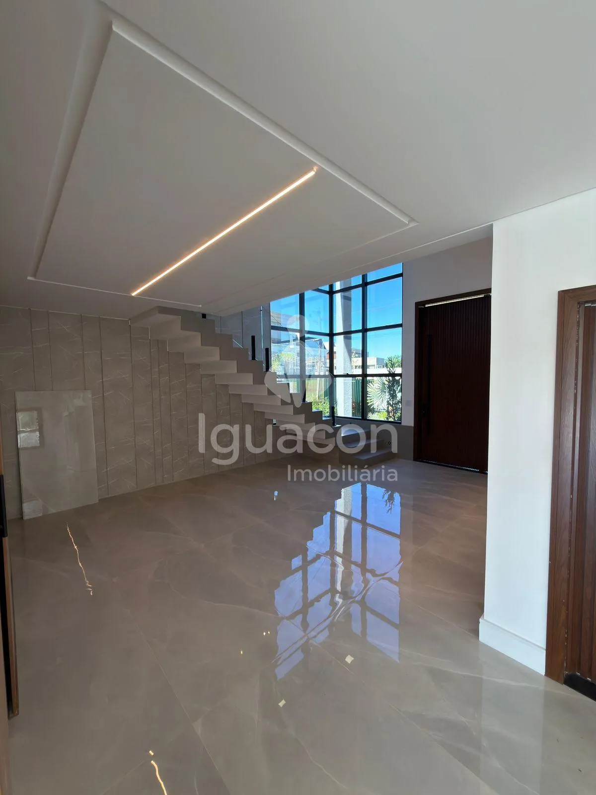 Sobrado com 04 Suites á venda no Condomínio Royal Boulevard Yacht Residence