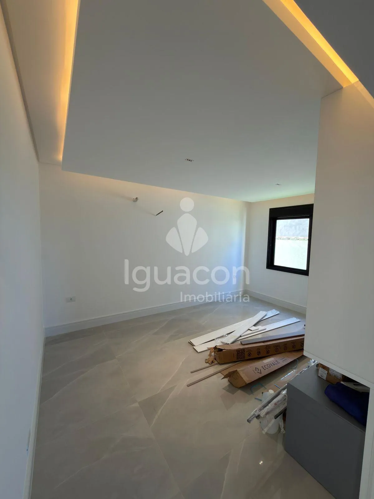 Sobrado com 04 Suites á venda no Condomínio Royal Boulevard Yacht Residence