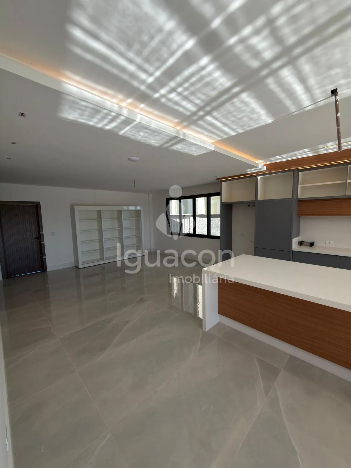 Sobrado com 04 Suites á venda no Condomínio Royal Boulevard Yacht Residence