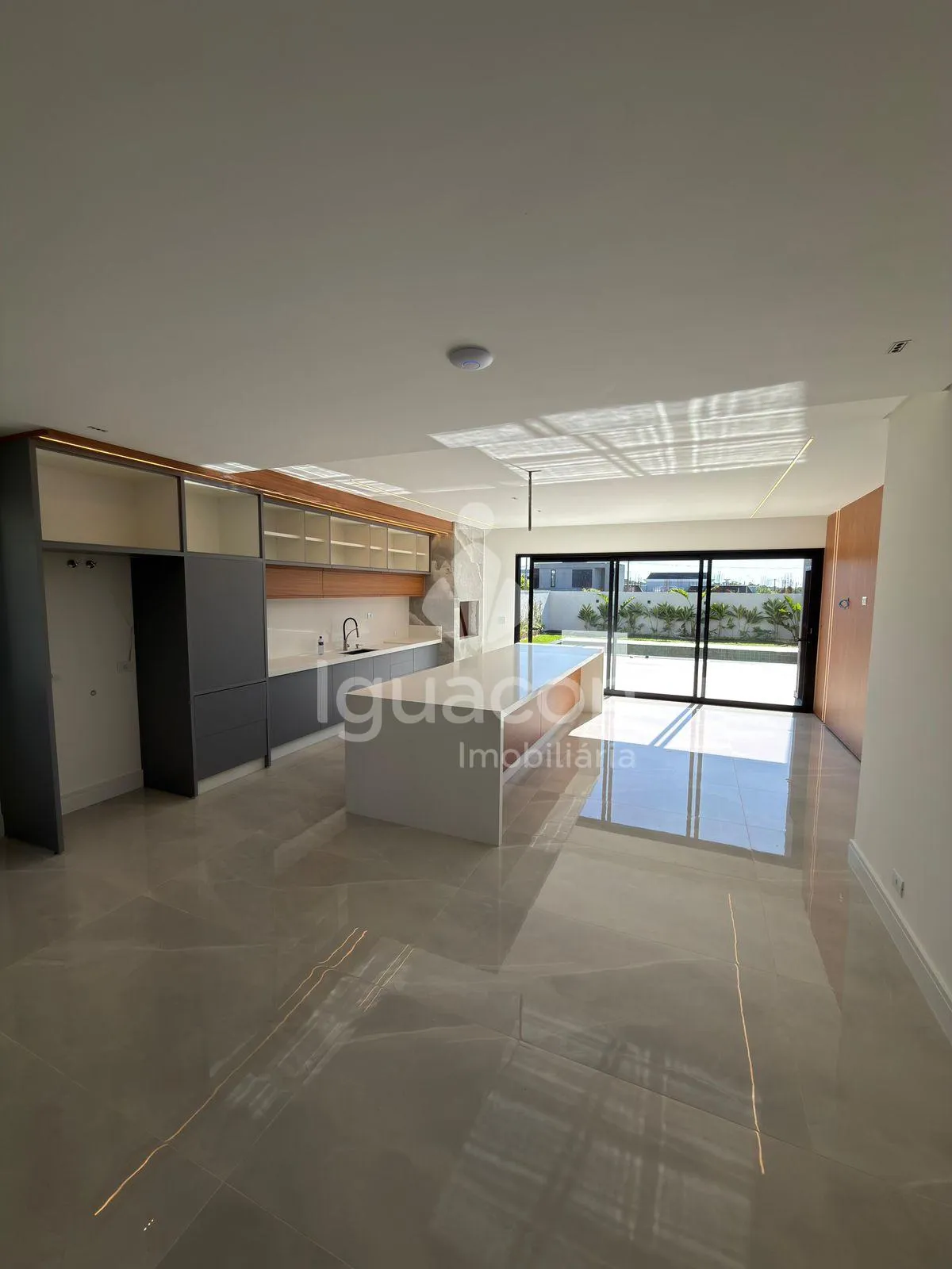 Sobrado com 04 Suites á venda no Condomínio Royal Boulevard Yacht Residence