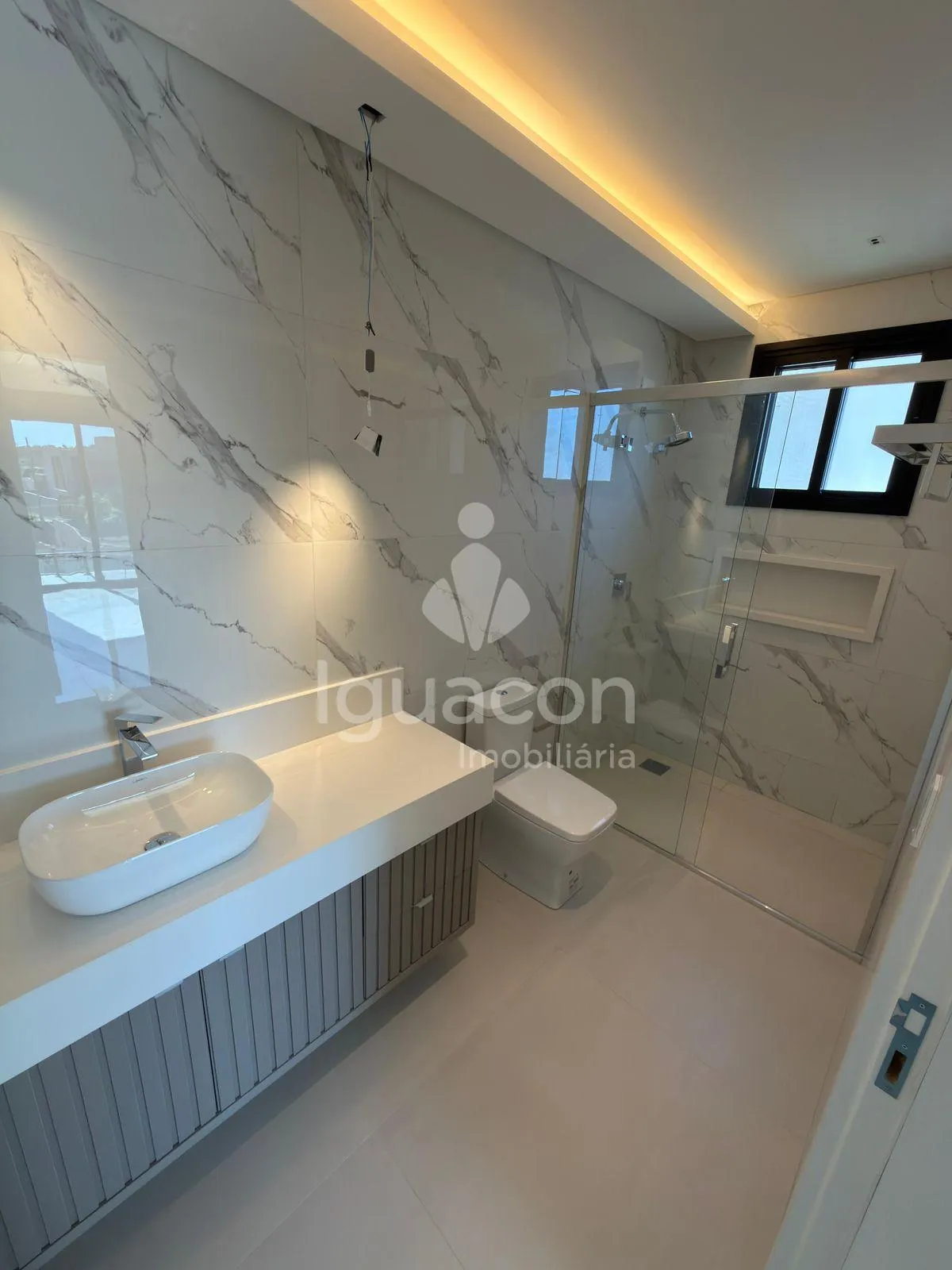 Sobrado com 04 Suites á venda no Condomínio Royal Boulevard Yacht Residence