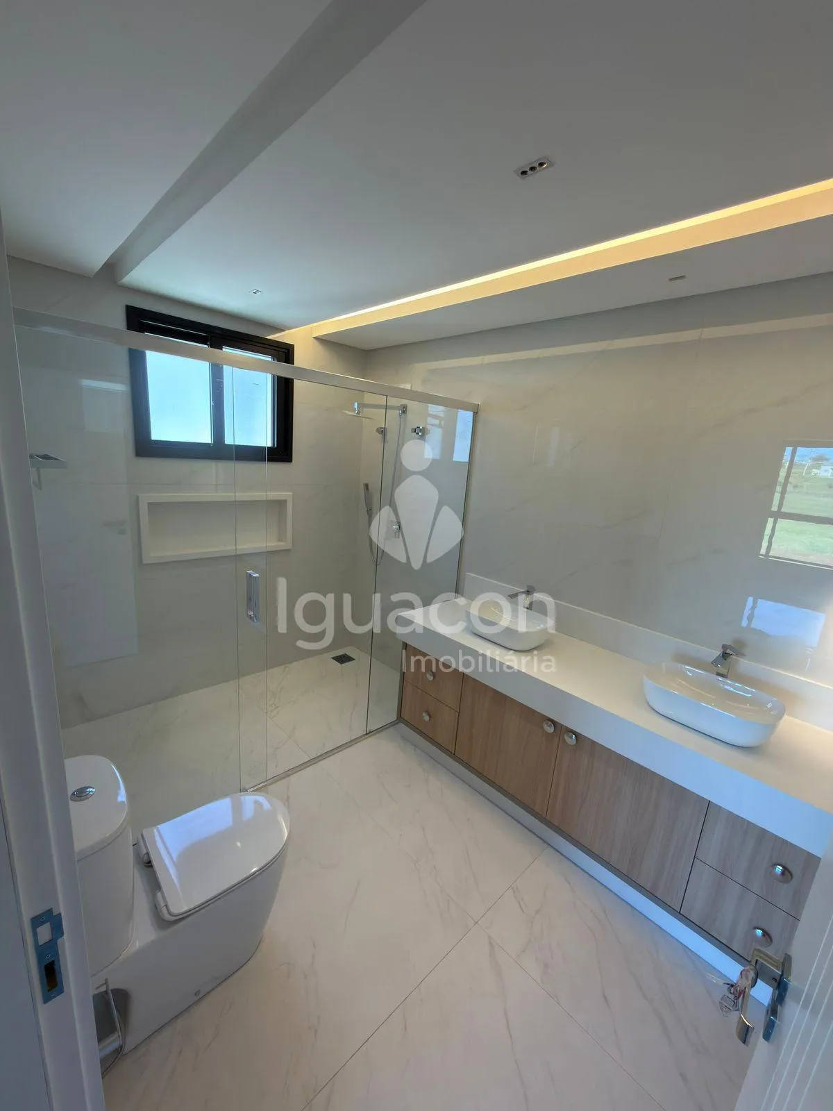 Sobrado com 04 Suites á venda no Condomínio Royal Boulevard Yacht Residence