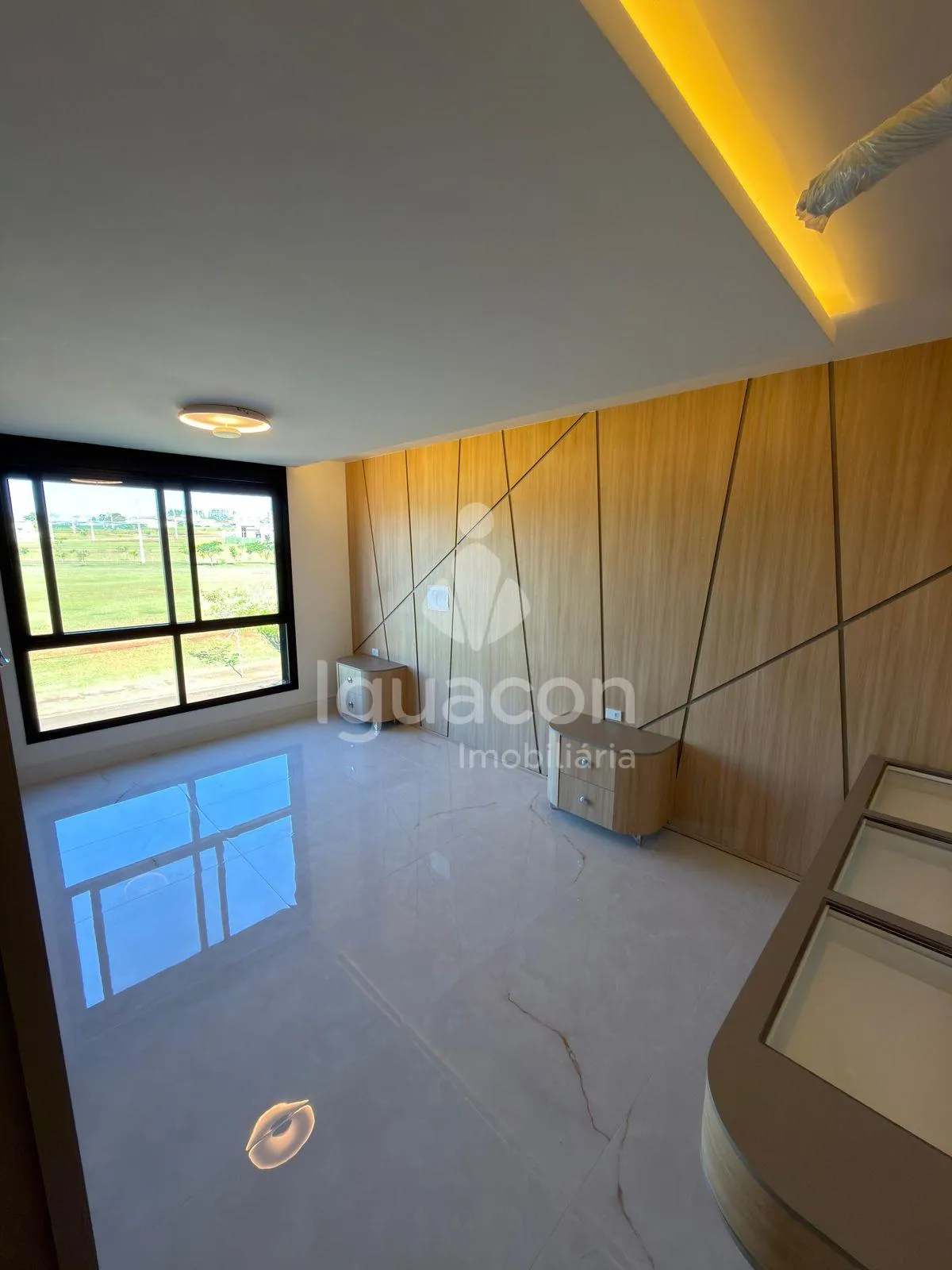 Sobrado com 04 Suites á venda no Condomínio Royal Boulevard Yacht Residence