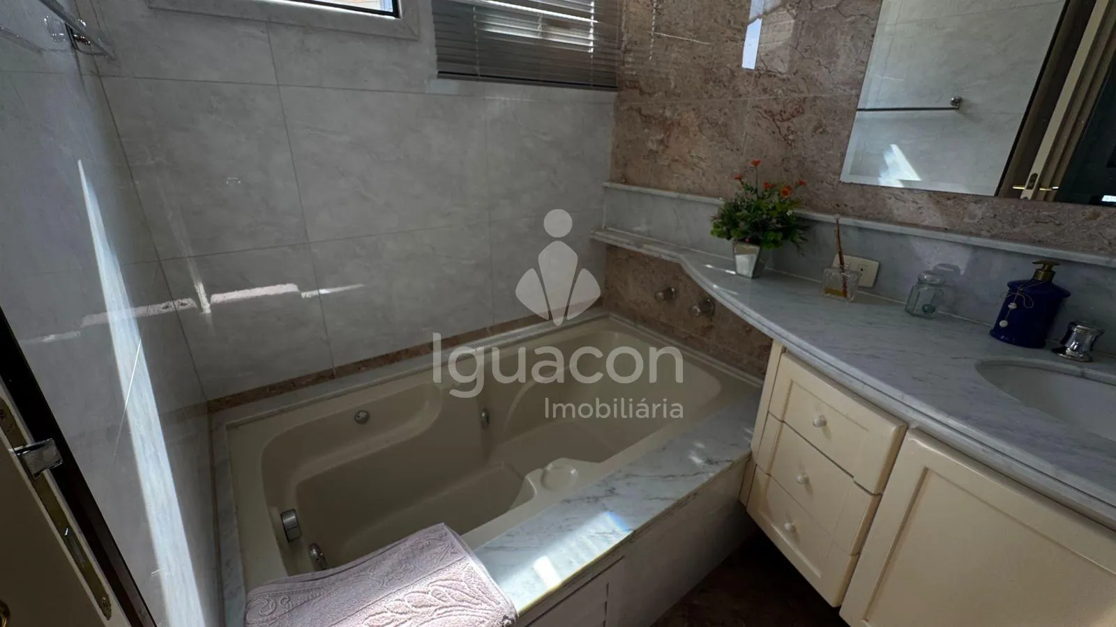 Apartamento Duplex  no Edifício Maison Classic.