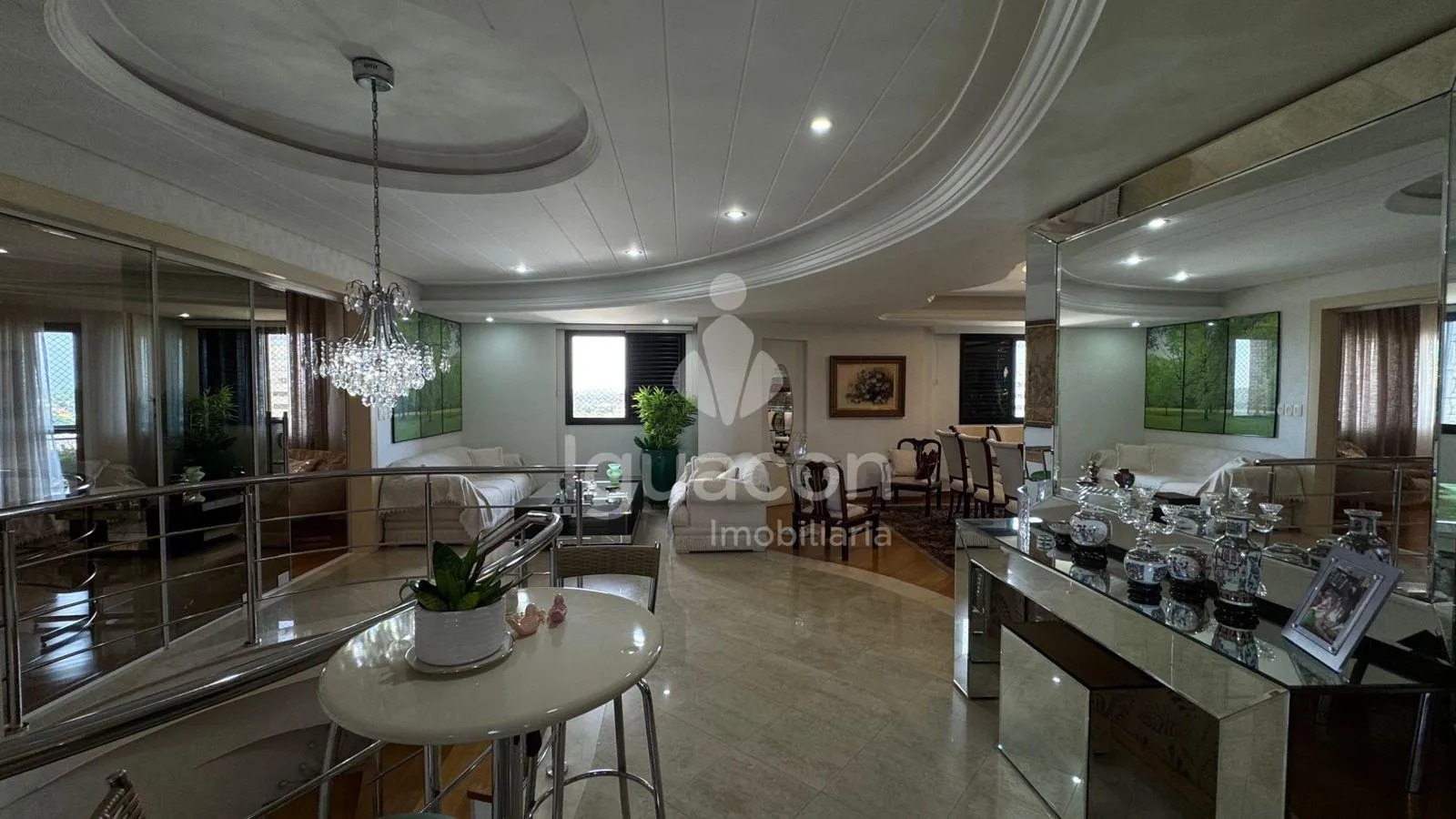 Apartamento Duplex  no Edifício Maison Classic.