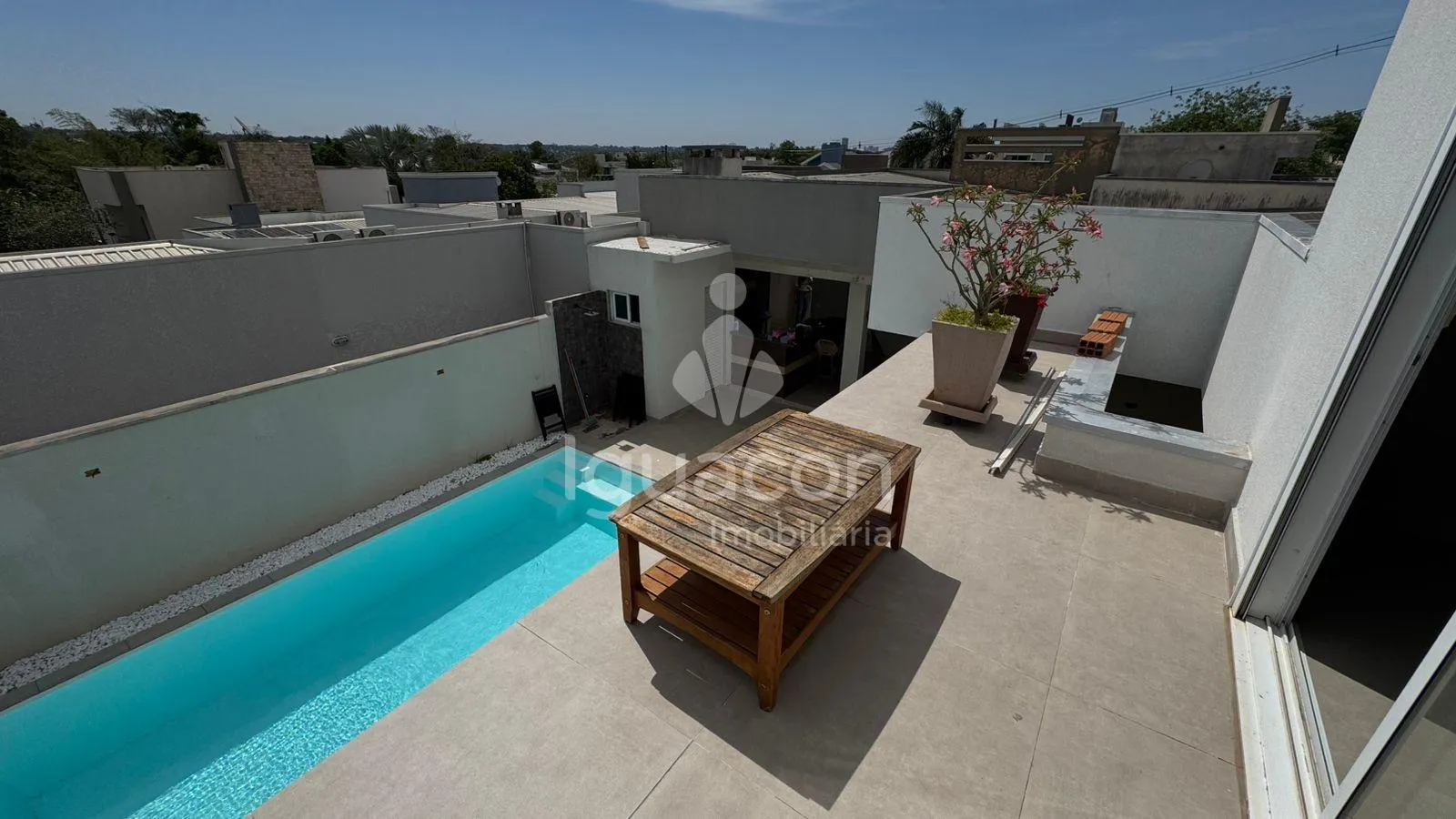 Casa com á venda no Condomínio Dom Olívio