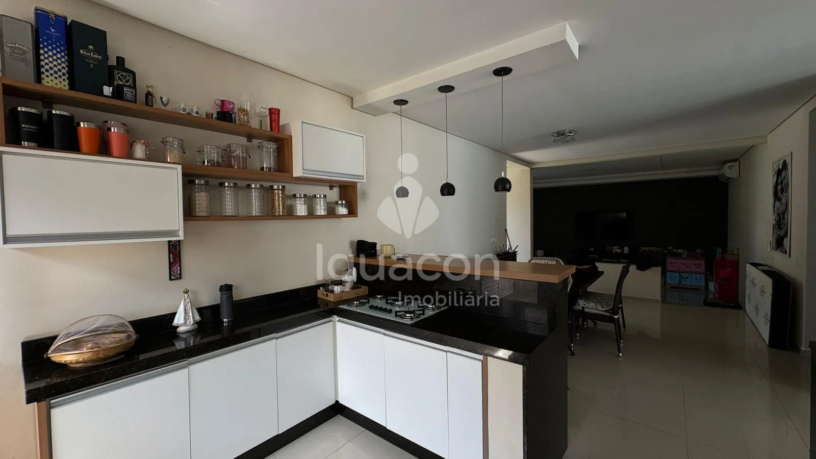 Casa com á venda no Condomínio Dom Olívio
