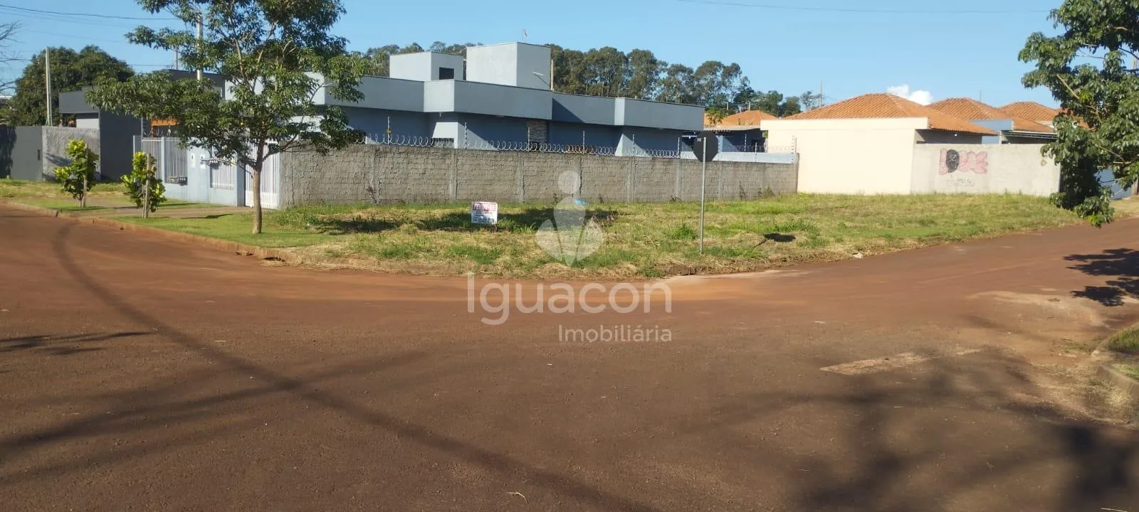 Terreno de Esquina á venda no Jardim Atlantis