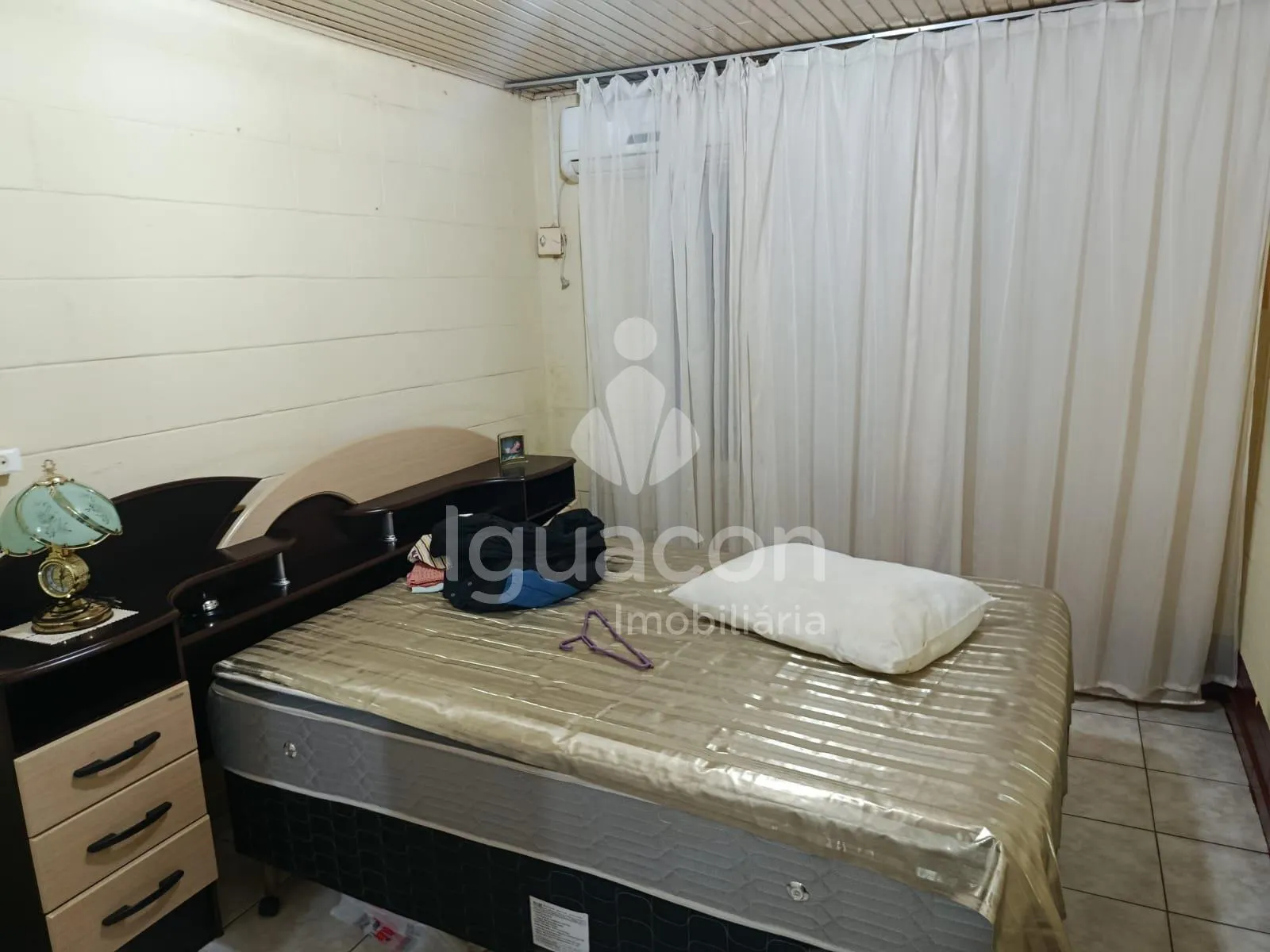 Casa com 03 Dormitórios com Churrasqueira e Piscina na Vila C Velha