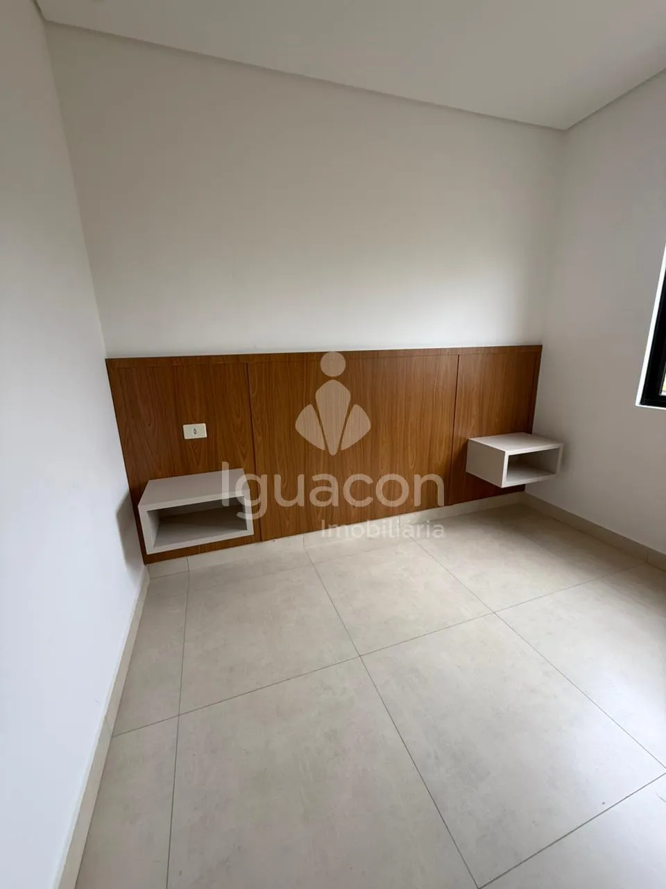 Apartamento com 02 Dormitório e Sacada com Churrasqueira no Islamorada Residence