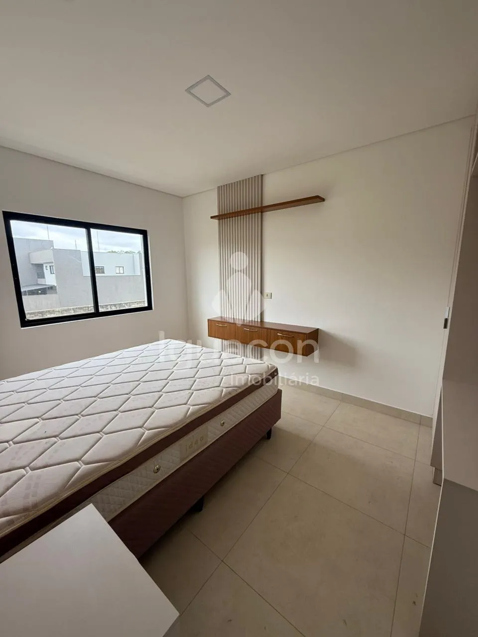 Apartamento com 02 Dormitório e Sacada com Churrasqueira no Islamorada Residence