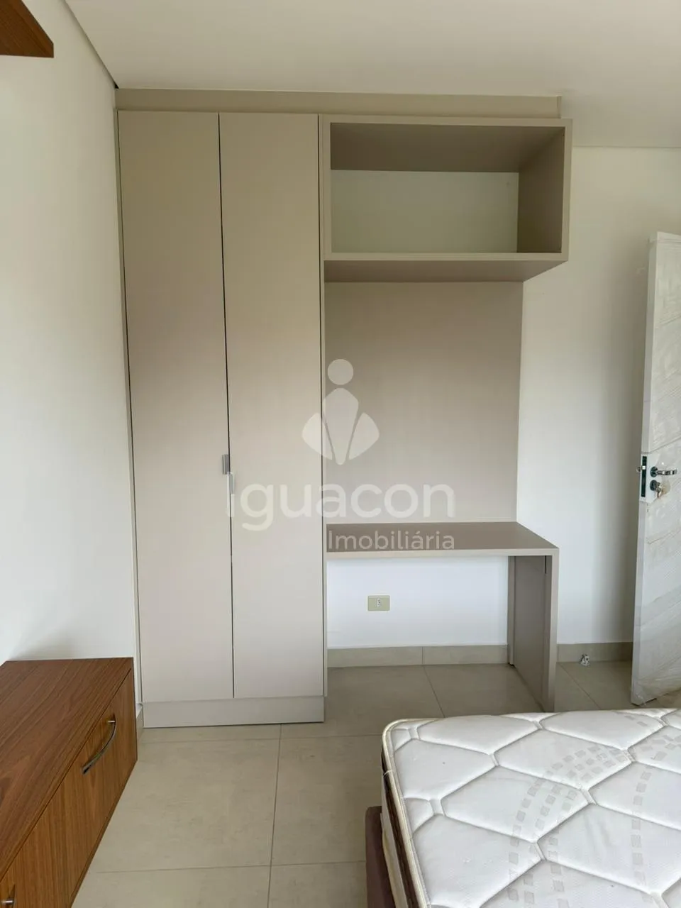 Apartamento com 02 Dormitório e Sacada com Churrasqueira no Islamorada Residence