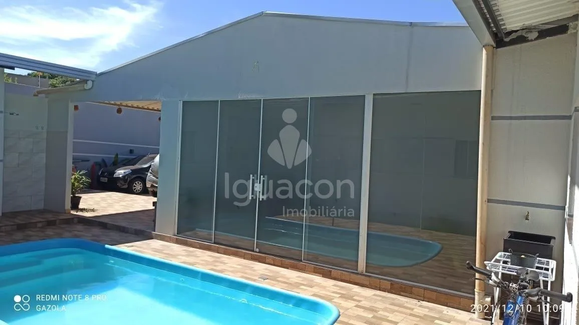 Casa com Quitinetes Mobiliadas aos fundos na Vila A