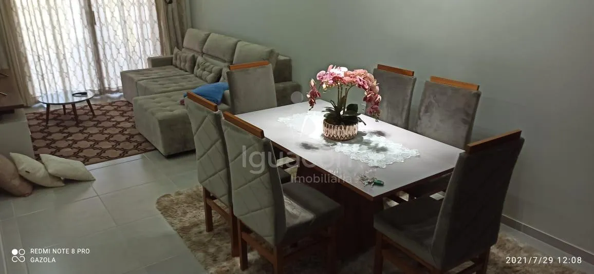 Casa com Quitinetes Mobiliadas aos fundos na Vila A