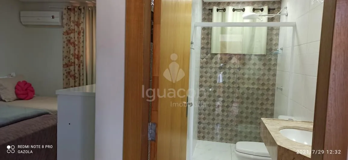 Casa com Quitinetes Mobiliadas aos fundos na Vila A