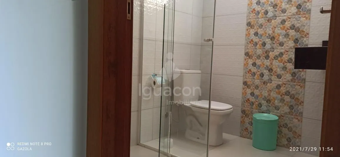 Casa com Quitinetes Mobiliadas aos fundos na Vila A
