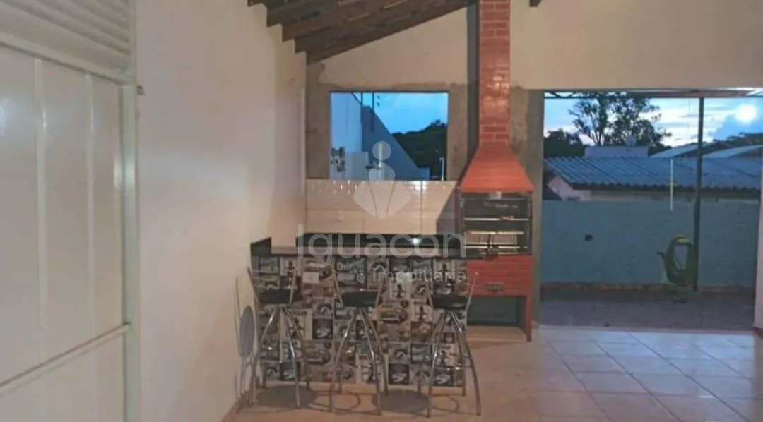Casa com 02 Dormitórios sendo 01 Suíte e 04 Quitinetes no Jardim Petrópolis