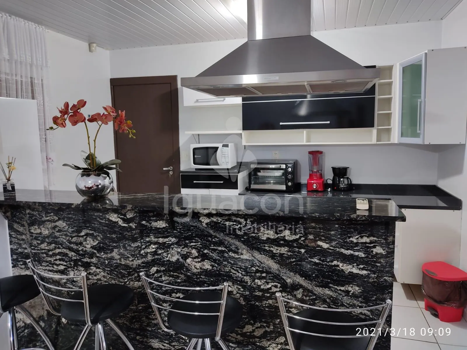 Casa com 02 Dormitórios sendo 01 Suíte e 04 Quitinetes no Jardim Petrópolis