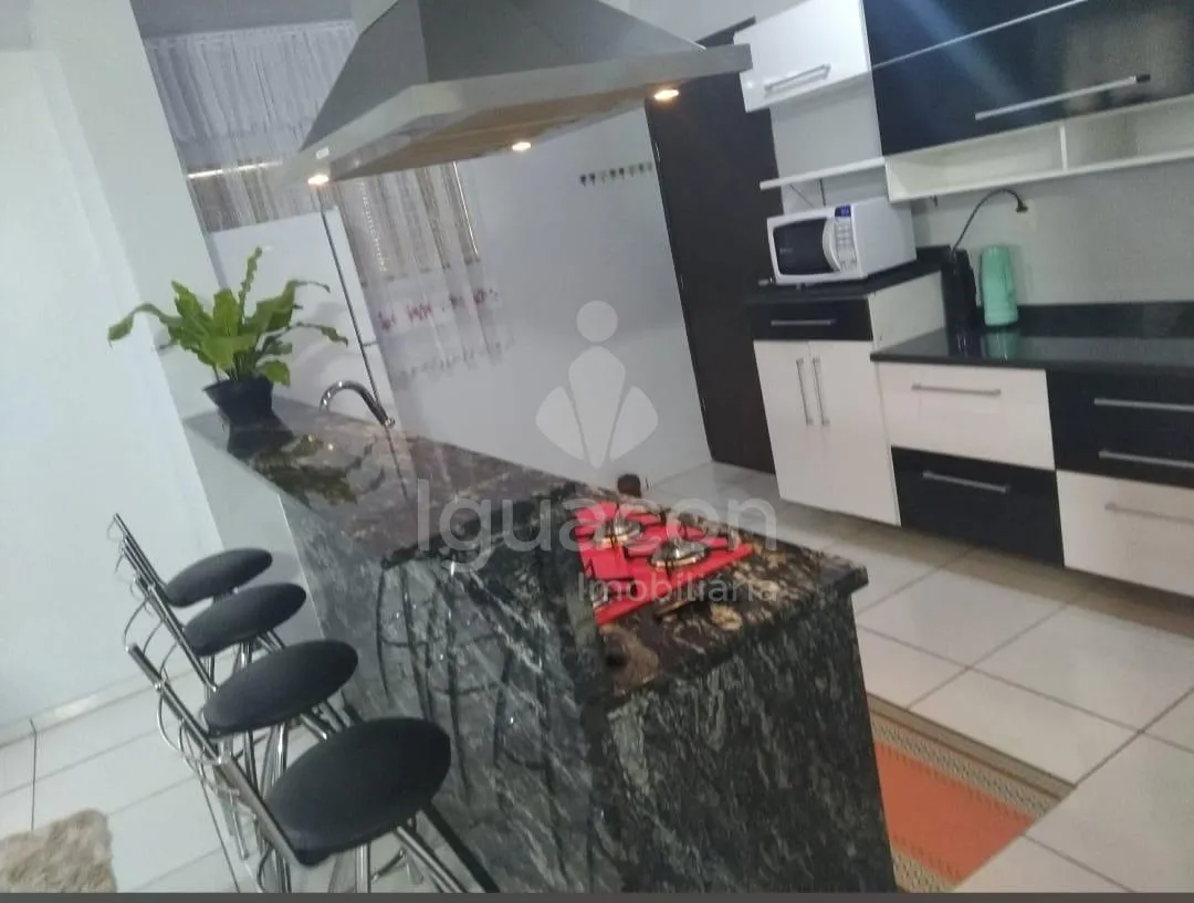 Casa com 02 Dormitórios sendo 01 Suíte e 04 Quitinetes no Jardim Petrópolis