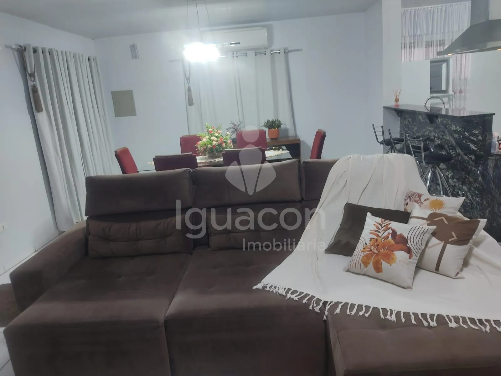 Casa com 02 Dormitórios sendo 01 Suíte e 04 Quitinetes no Jardim Petrópolis