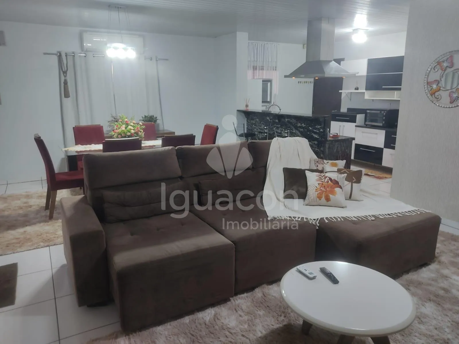 Casa com 02 Dormitórios sendo 01 Suíte e 04 Quitinetes no Jardim Petrópolis
