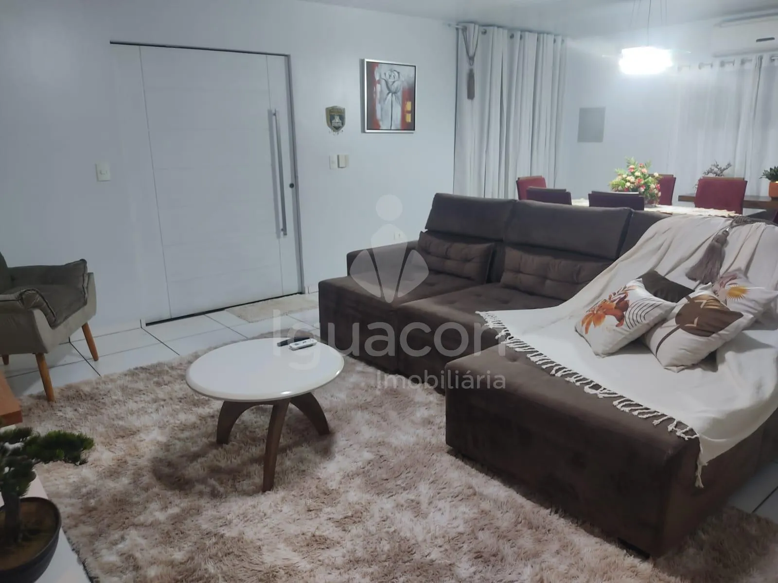 Casa com 02 Dormitórios sendo 01 Suíte e 04 Quitinetes no Jardim Petrópolis
