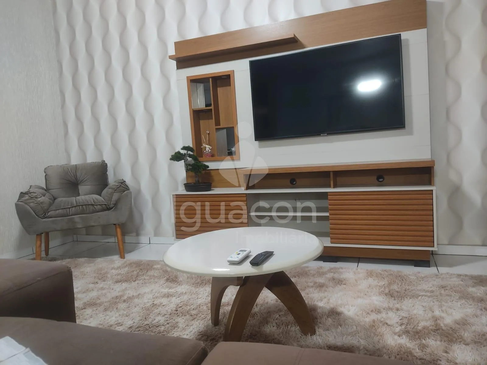 Casa com 02 Dormitórios sendo 01 Suíte e 04 Quitinetes no Jardim Petrópolis