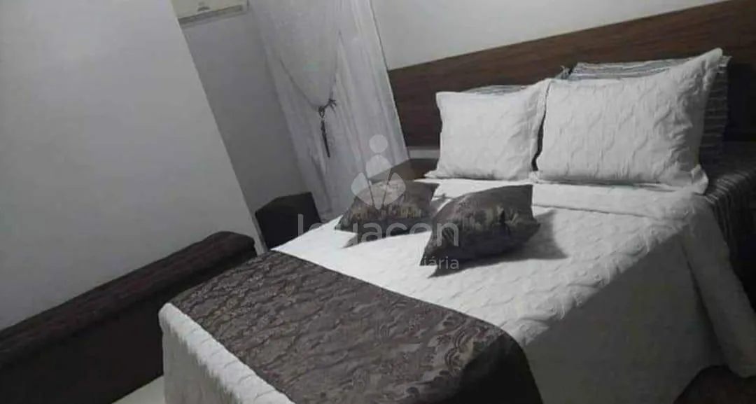 Casa com 02 Dormitórios sendo 01 Suíte e 04 Quitinetes no Jardim Petrópolis