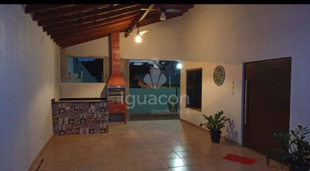 Casa com 02 Dormitórios sendo 01 Suíte e 04 Quitinetes no Jardim Petrópolis
