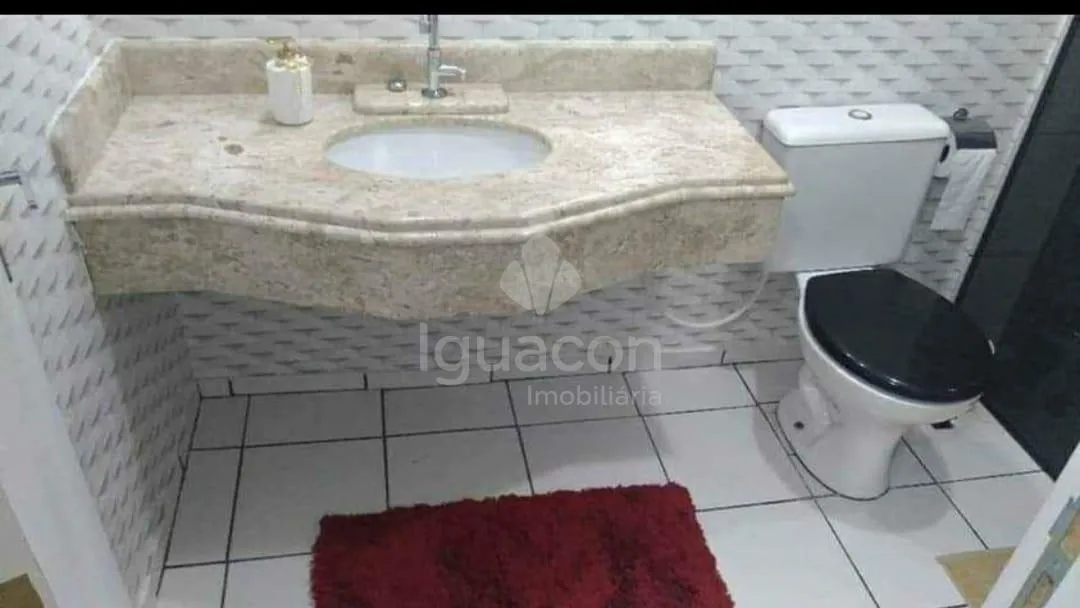 Casa com 02 Dormitórios sendo 01 Suíte e 04 Quitinetes no Jardim Petrópolis