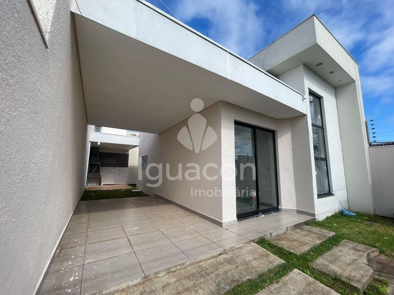 Casa com 02 Dormitórios sendo 01 Suíte e Espaço Gourmet com Churrasqueira no Jardim Duarte
