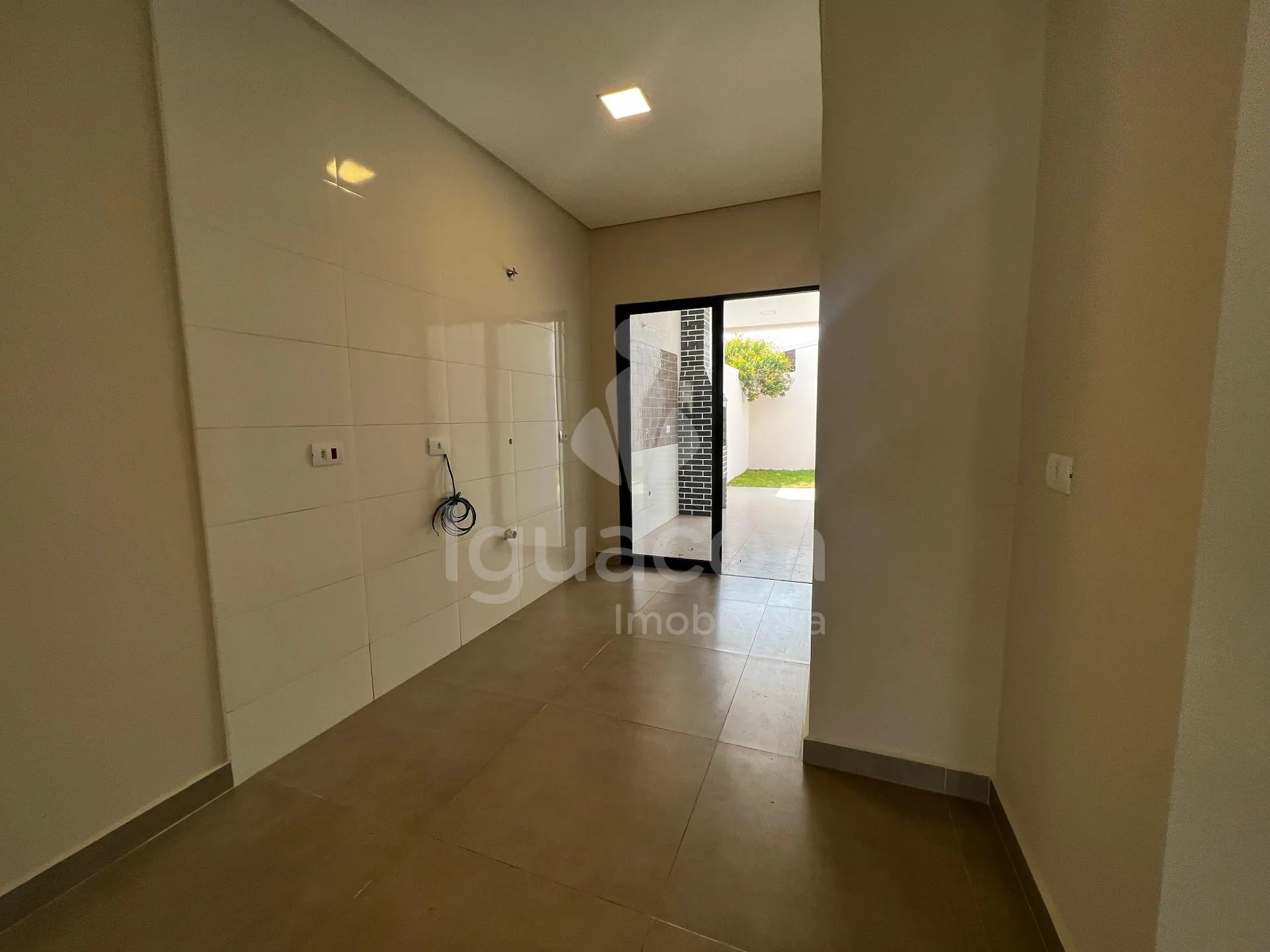 Casa com 02 Dormitórios sendo 01 Suíte e Espaço Gourmet com Churrasqueira no Jardim Duarte