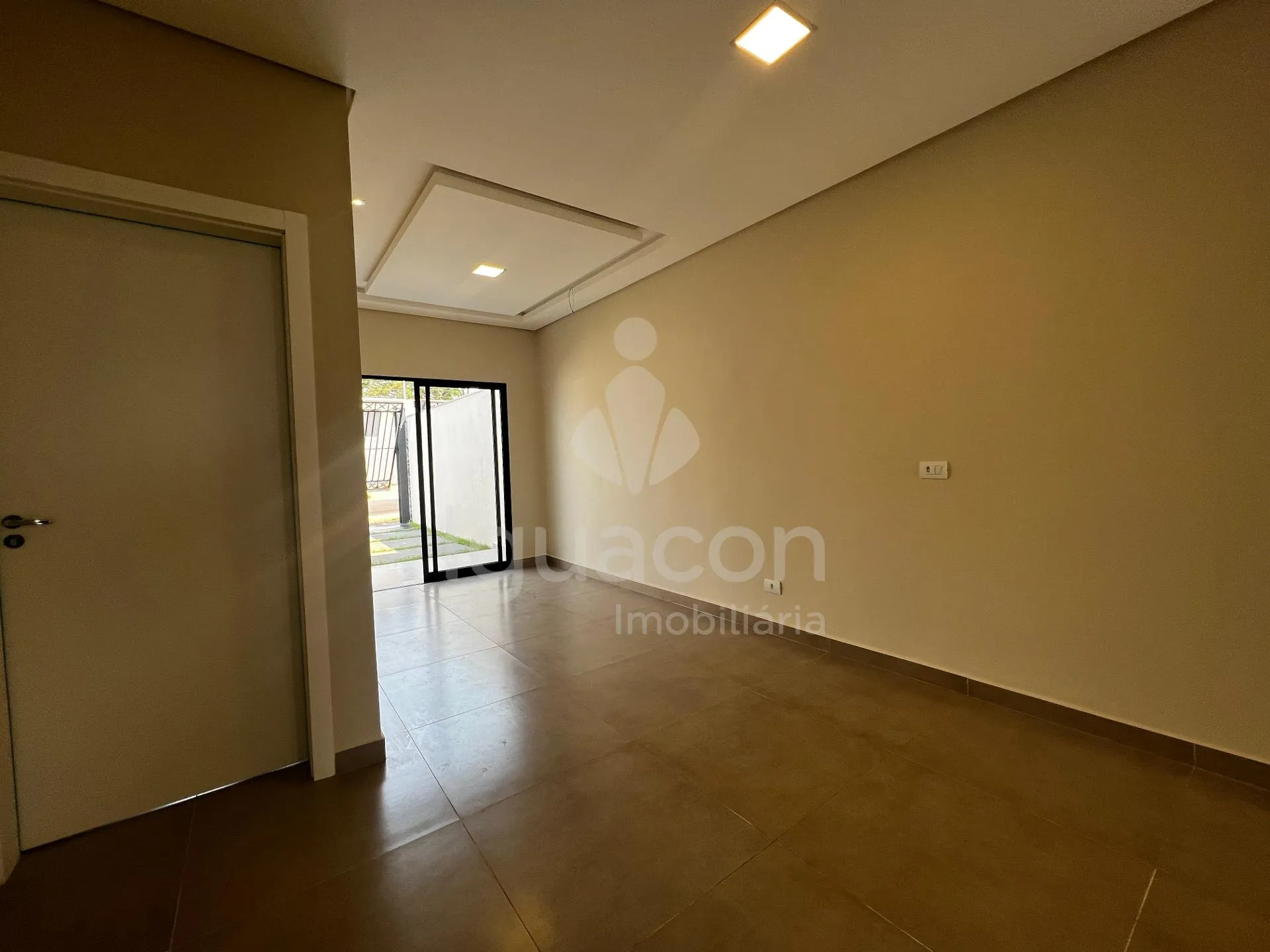 Casa com 02 Dormitórios sendo 01 Suíte e Espaço Gourmet com Churrasqueira no Jardim Duarte