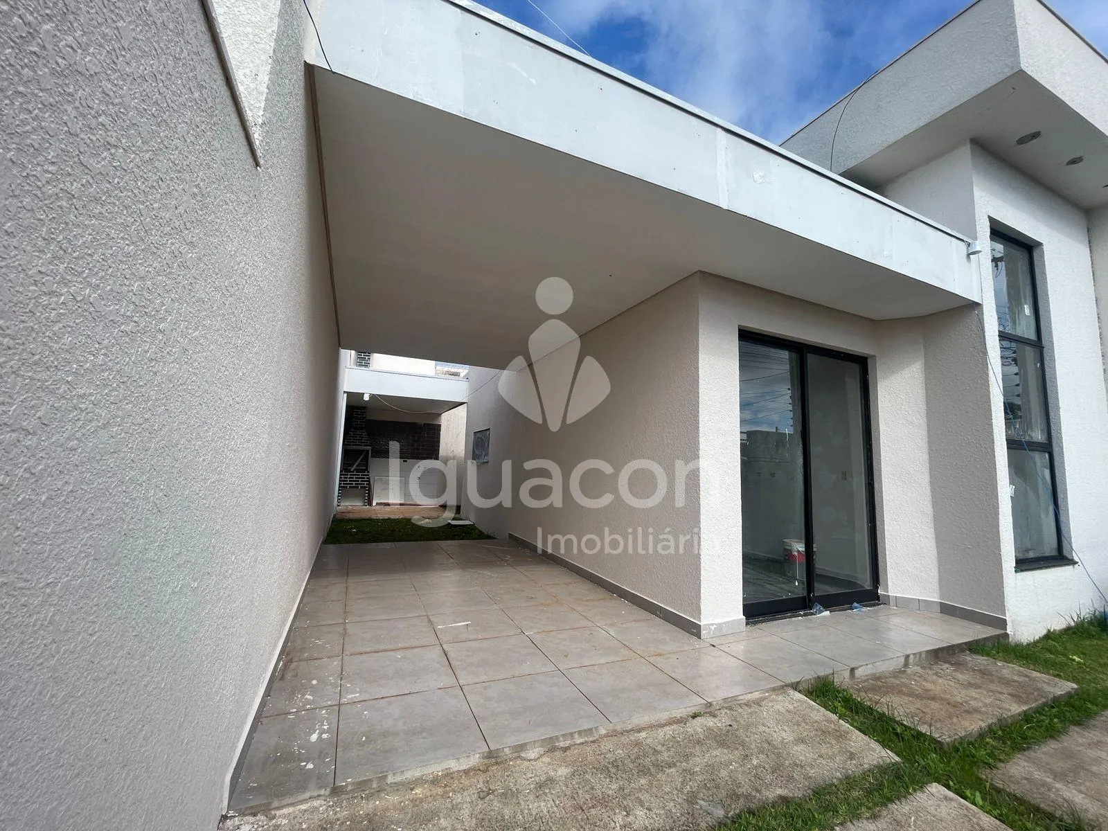 Casa com 02 Dormitórios sendo 01 Suíte e Espaço Gourmet com Churrasqueira no Jardim Duarte