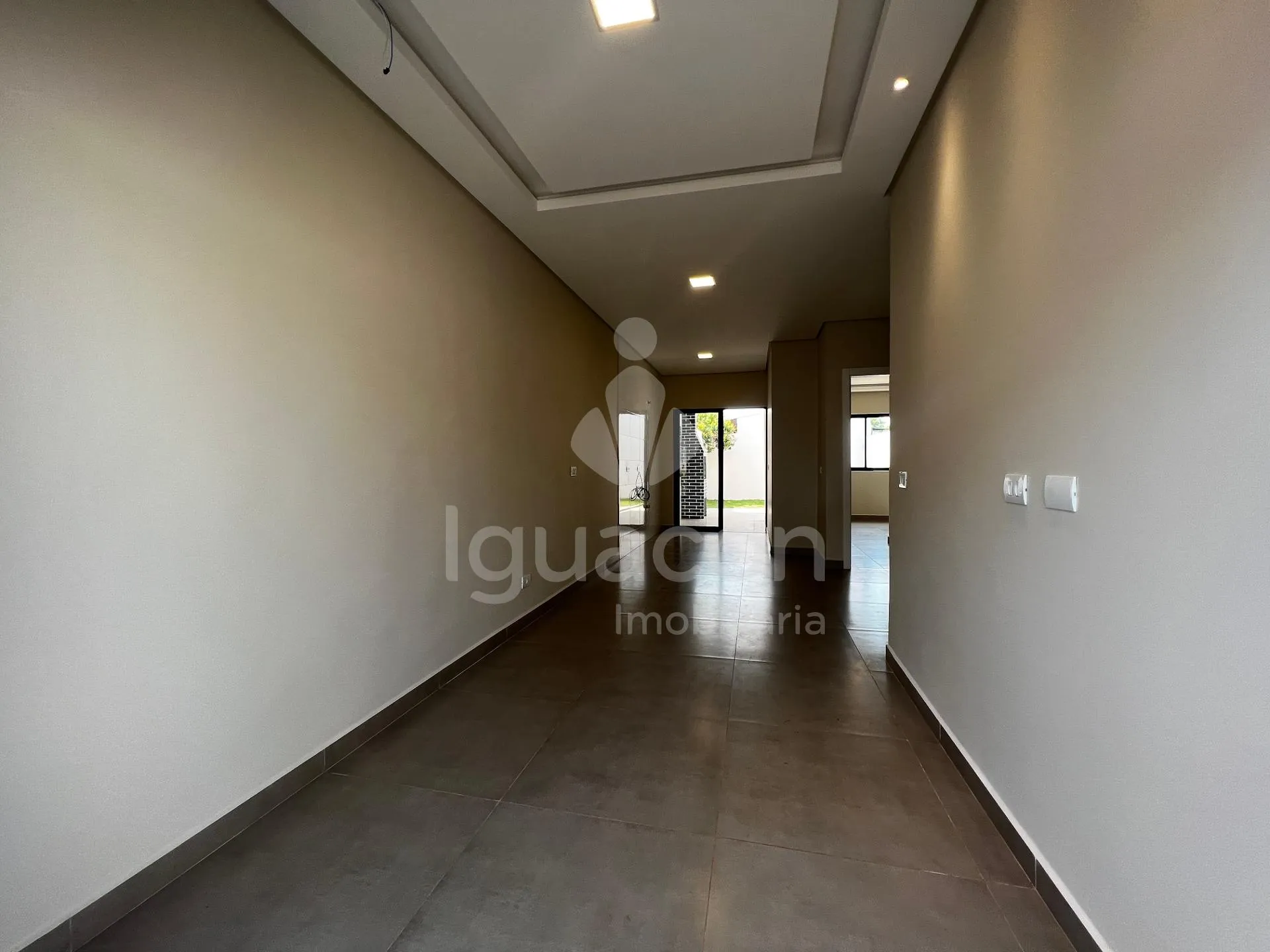 Casa com 02 Dormitórios sendo 01 Suíte e Espaço Gourmet com Churrasqueira no Jardim Duarte