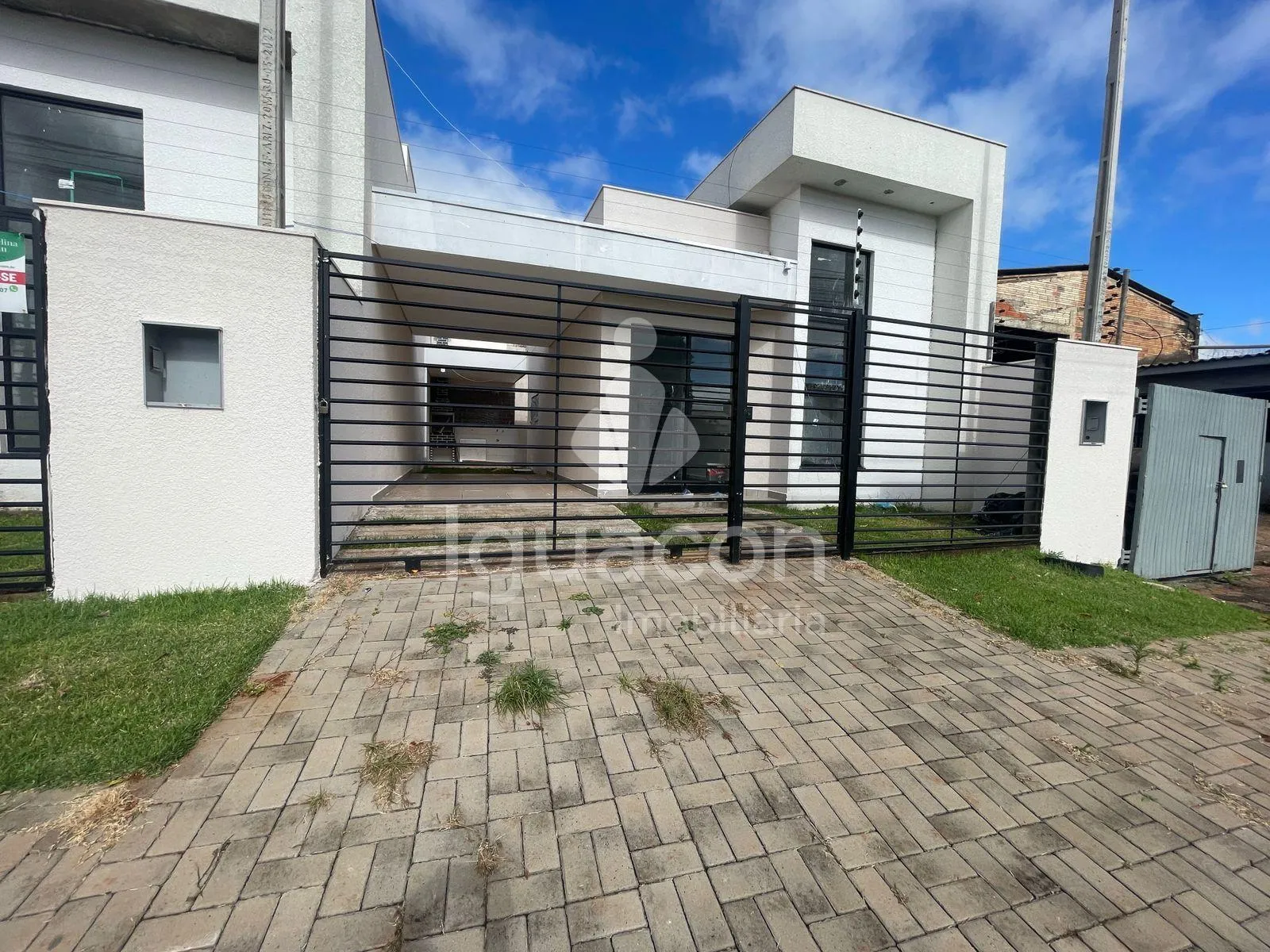 Casa com 02 Dormitórios sendo 01 Suíte e Espaço Gourmet com Churrasqueira no Jardim Duarte