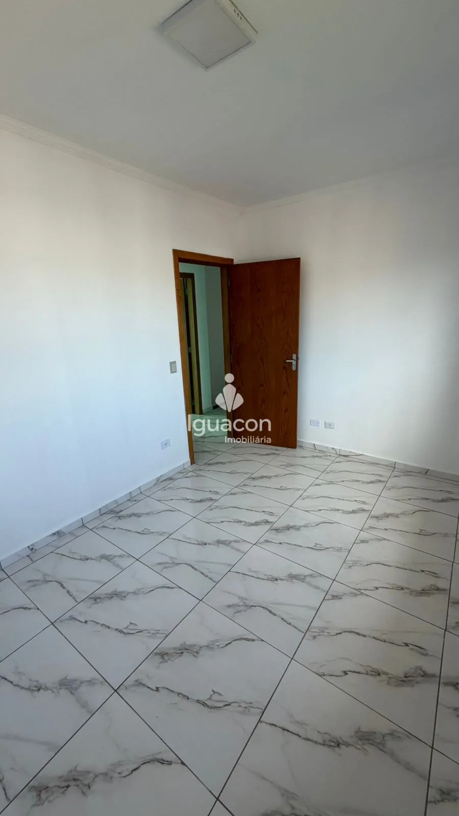 APARTAMENTO SOBRADOS NO JARDIM DAS OLIVEIRAS AND 1 UN 01