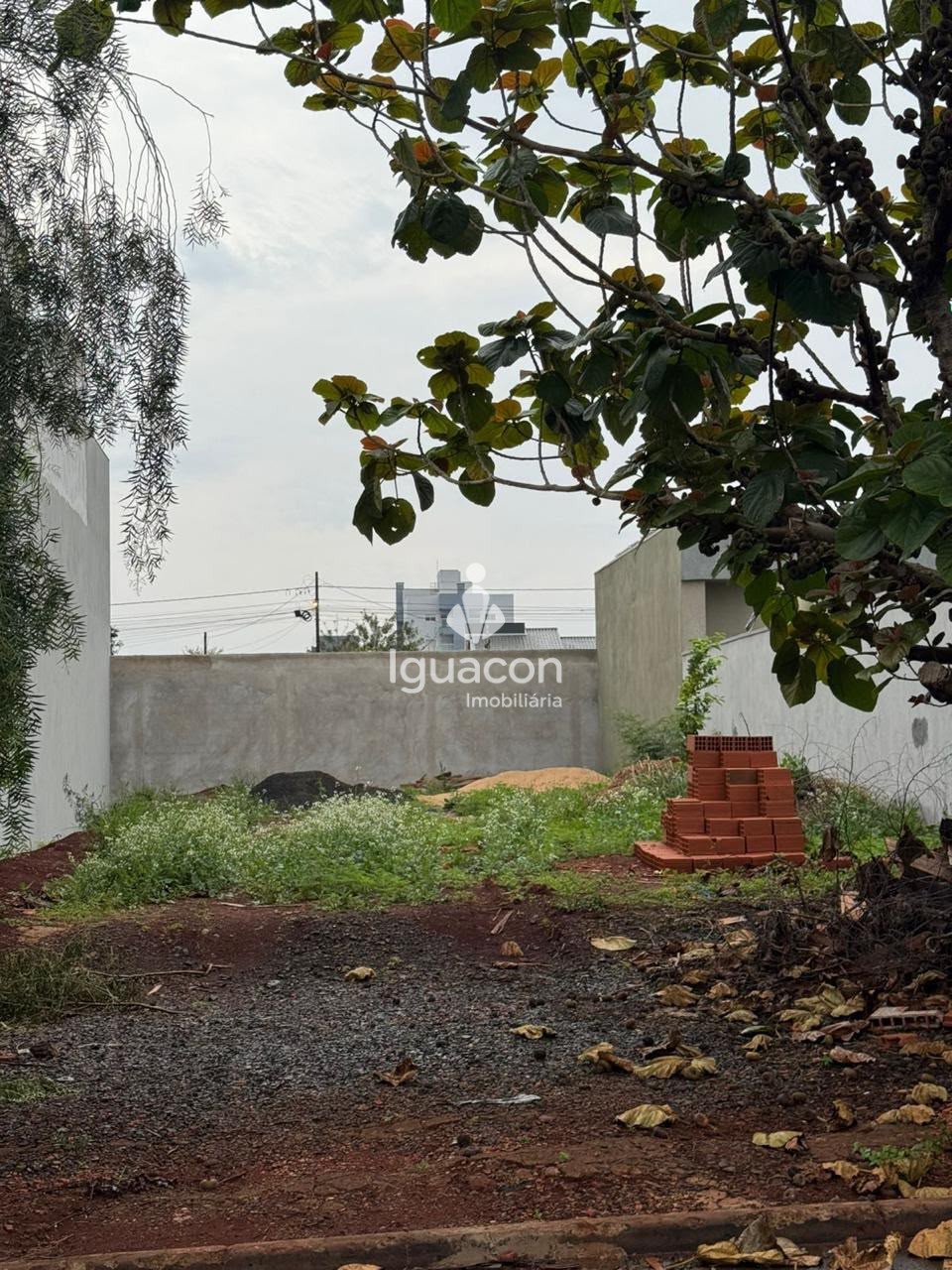 Terreno no Jardim Lancaster IV